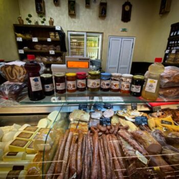 Bunatati din Sibiu - Molini - Produse traditionale Molini Bunatati din Sibiu - Galerie Auchan Gavana, Pitesti - 2 - 5005x500-min