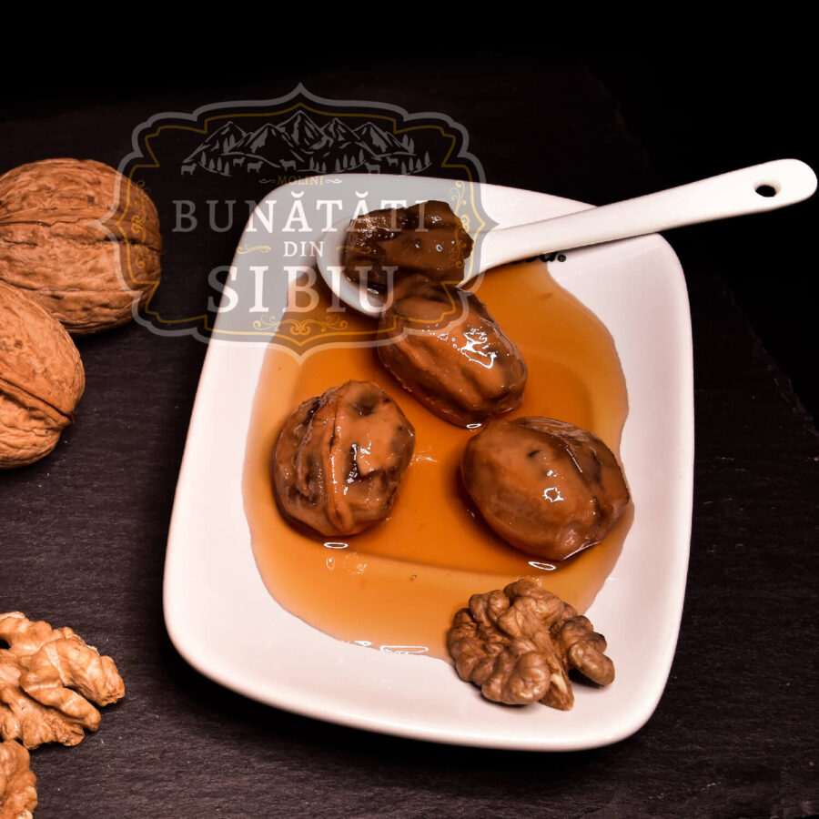 Dulceata de nuci verzi